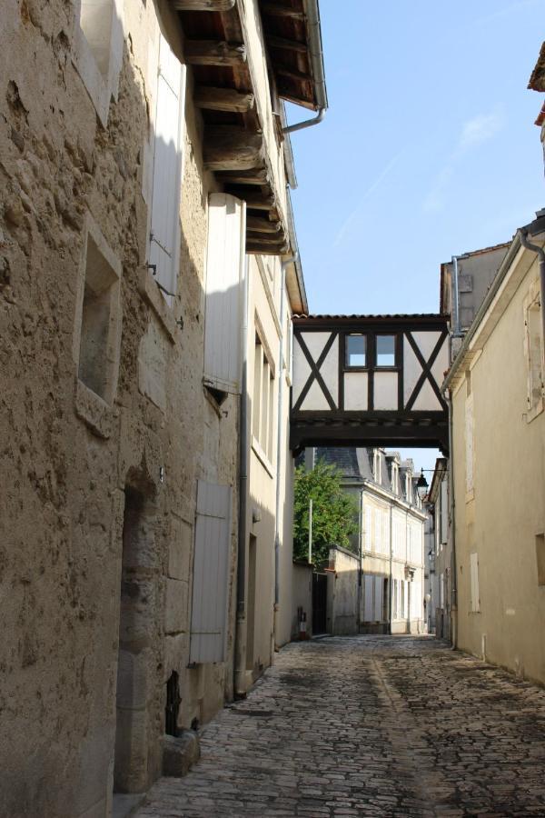 Ibis Budget Cognac Chateaubernard Exterior photo